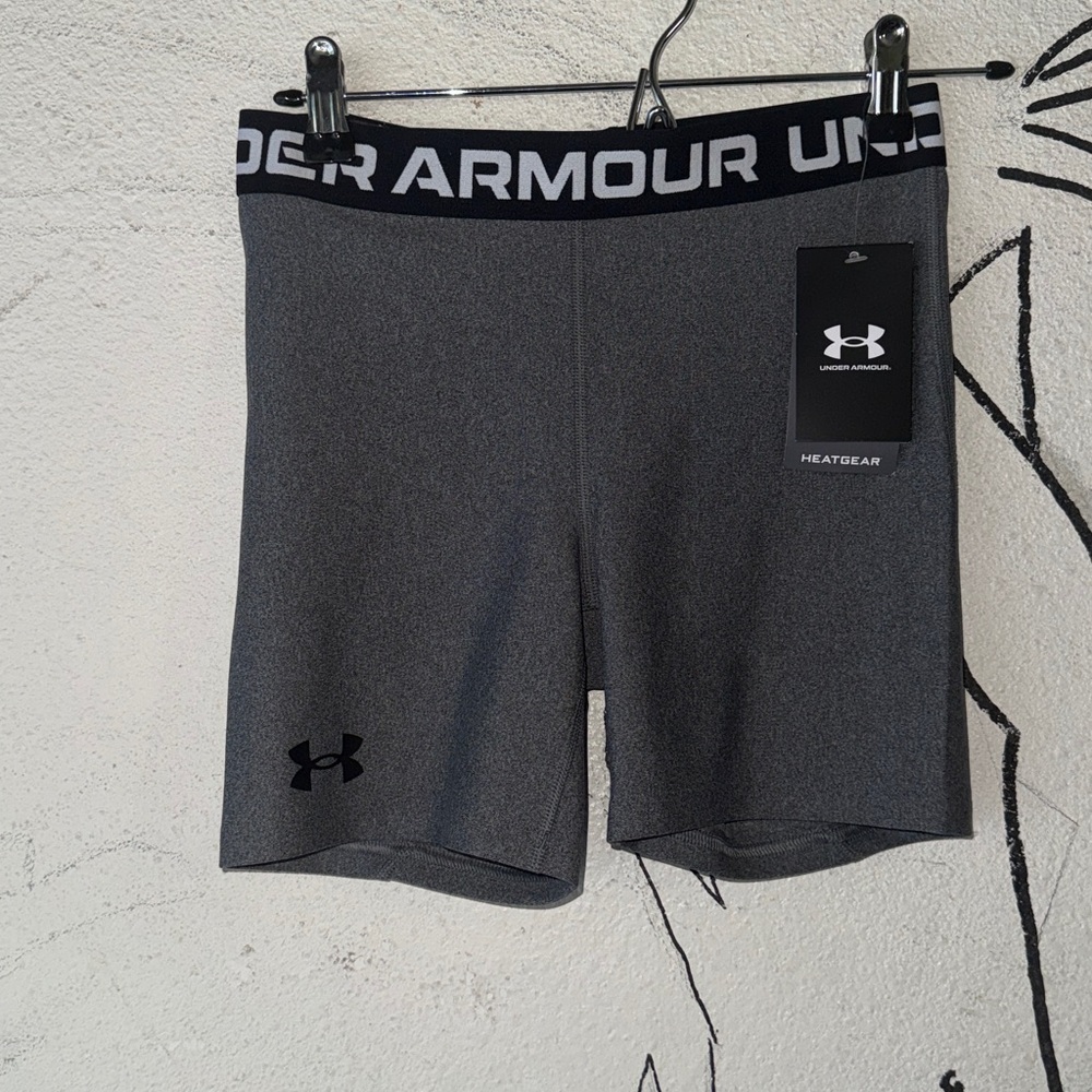 Under Armour Charcoal Performance Shorts size small - Picture 3 of 7